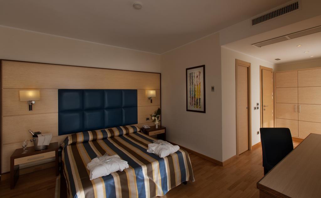 Virgilio Grand Hotel สแปร์ลองกา ภายนอก รูปภาพ